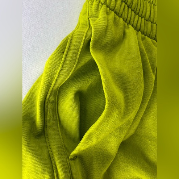 Nike DRI-FIT Big Kids’ (Girls’) High Waisted Loose Fit Training Shorts Size:M - Picture 2 of 11